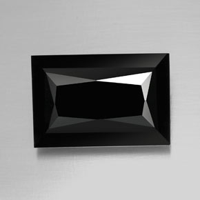 19.96カラットの天然黒トルマリン（20.4×13.7 mm・バゲット）