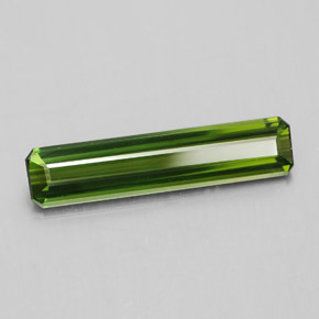 1.84カラットの天然グリーントルマリン（17.3×3.9 mm・エメラルドカット）