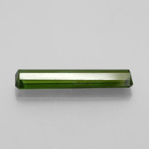1.84カラットの天然グリーントルマリン（17.3×3.9 mm・エメラルドカット）