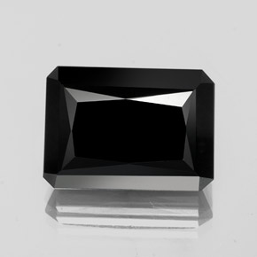 18.35カラットの天然黒トルマリン（17.9×12.8 mm・エメラルドカット）