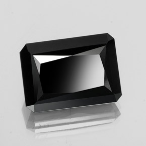 18.35カラットの天然黒トルマリン（17.9×12.8 mm・エメラルドカット）