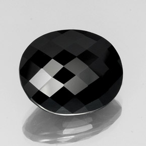 20.73カラットの天然黒トルマリン（19.4×16 mm・オーバルカット）