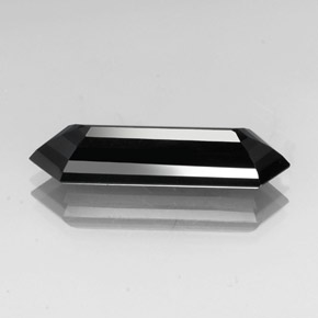 10.00カラットの天然黒トルマリン（26.8×7.4 mm・ファンシーシェイプ）