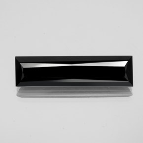 11.68カラットの天然黒トルマリン（29.2×7.7 mm・バゲット）