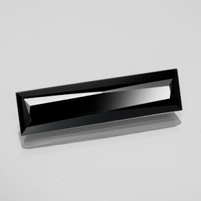 11.68カラットの天然黒トルマリン（29.2×7.7 mm・バゲット）