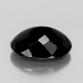 4.48カラットの天然黒トルマリン（12.1×9.3 mm・オーバルカット）