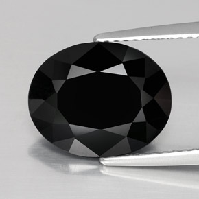 4.31カラットの天然黒トルマリン（12.5×10 mm・オーバルカット）