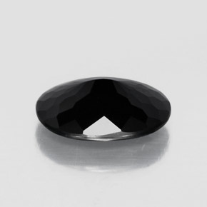 2.82カラットの天然黒トルマリン（11×8.7 mm・オーバルカット）