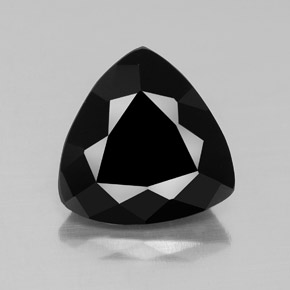 4.49カラットの天然黒トルマリン（11×10.7 mm・トリリアント）