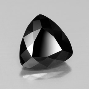 4.49カラットの天然黒トルマリン（11×10.7 mm・トリリアント）