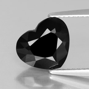 2.18カラットの天然黒トルマリン（9.6×8.2 mm・ハート型）