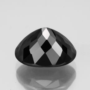 3.69カラットの天然黒トルマリン（10.5×7.8 mm・オーバルカット）