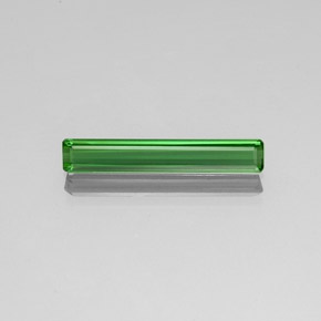 1.88カラットの天然ミディアムグリーントルマリン（20.9×3.4 mm・エメラルドカット）