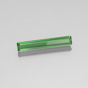 1.88カラットの天然ミディアムグリーントルマリン（20.9×3.4 mm・エメラルドカット）