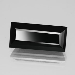 5.06カラットの天然黒トルマリン（15.2×7 mm・バゲット）