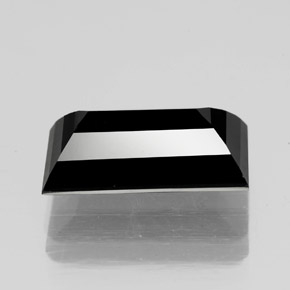4.12カラットの天然黒トルマリン（12.7×6.8 mm・バゲット）