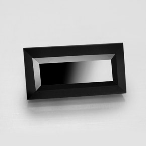 7.99カラットの天然黒トルマリン（16×8.3 mm・バゲット）