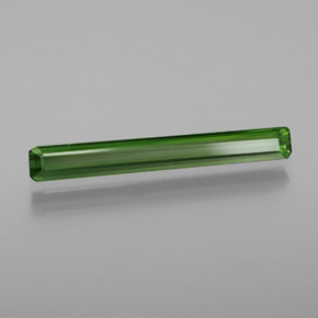 1.14カラットの天然フォレストグリーントルマリン（20.8×2.8 mm・エメラルドカット）