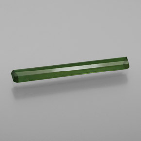 1.14カラットの天然フォレストグリーントルマリン（20.8×2.8 mm・エメラルドカット）