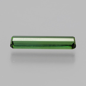 1.25カラットの天然ミディアムダークグリーントルマリン（14.1×3.2 mm・エメラルドカット）