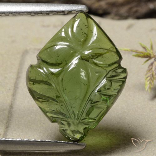 4.85ct 天然 ミディアムダークグリーン トルマリン, フラワーカット, 半透明