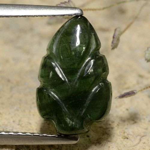 2.75ct 天然 アーシーグリーン トルマリン, フラワーカット, 半透明