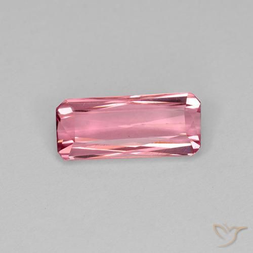 1.55ct 天然 濃いピンク トルマリン, エメラルドカット, VVS-VS