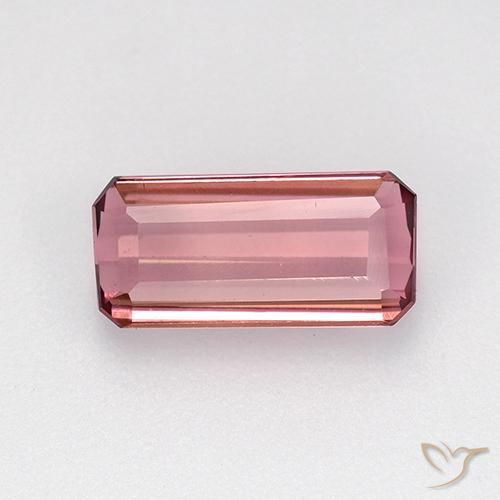 1.37ct 天然 濃いピンク トルマリン, エメラルドカット, VVS