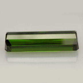 13.18カラットの天然フォレストグリーントルマリン（24.9×7.6 mm・エメラルドカット）