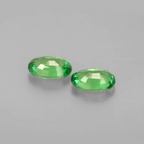カラットの天然クロムグリーンツァボライトガーネット（5.9×4.1 mm・オーバルカット）