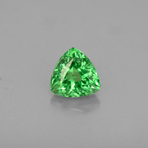 0.47カラットの天然クロムグリーンツァボライトガーネット（4.7×4.7 mm・トリリアント）