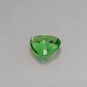 0.63カラットの天然クロムグリーンツァボライトガーネット（5.4×5.4 mm・トリリアント）