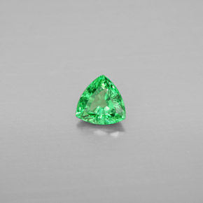 0.54カラットの天然クロムグリーンツァボライトガーネット（5.1×5.1 mm・トリリアント）
