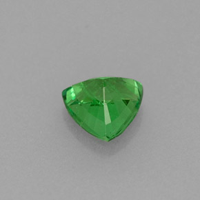0.55カラットの天然クロムグリーンツァボライトガーネット（5.1×5 mm・トリリアント）