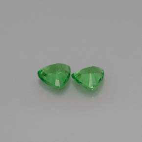 カラットの天然クロムグリーンツァボライトガーネット（4.5×4.4 mm・トリリアント）