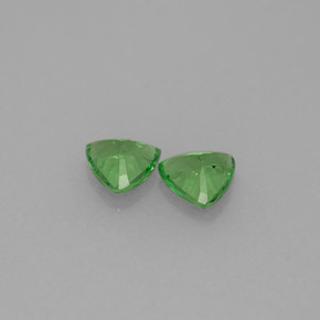 カラットの天然クロムグリーンツァボライトガーネット（4.8×4.7 mm・トリリアント）