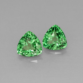カラットの天然クロムグリーンツァボライトガーネット（4.5×4.4 mm・トリリアント）