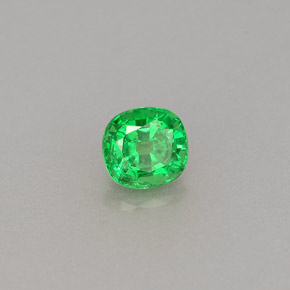 0.46カラットの天然クロムグリーンツァボライトガーネット（4.5×4.2 mm・クッションカット）