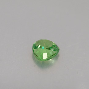 0.27カラットの天然クロムグリーンツァボライトガーネット（4×3.9 mm・トリリアント）