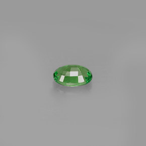 0.62カラットの天然クロムグリーンツァボライトガーネット（6.1×4.2 mm・オーバルカット）