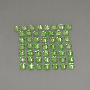 カラットの天然グリーンツァボライトガーネット（1.65 mm・ラウンドカット）