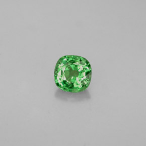 0.48カラットの天然グリーンツァボライトガーネット（4.5×4.5 mm・クッションカット）