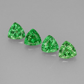 カラットの天然クロムグリーンツァボライトガーネット（4.1×4.1 mm・トリリアント）