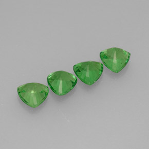 カラットの天然クロムグリーンツァボライトガーネット（4.1×4.1 mm・トリリアント）