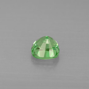 0.54カラットの天然グリーンツァボライトガーネット（4.6×4.5 mm・クッションカット）