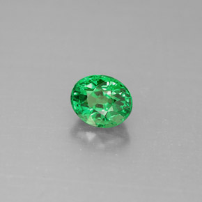 1.10カラットの天然グリーンツァボライトガーネット（6.2×5.1 mm・オーバルカット）