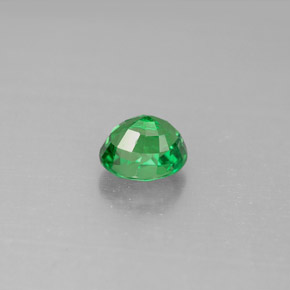 1.10カラットの天然グリーンツァボライトガーネット（6.2×5.1 mm・オーバルカット）