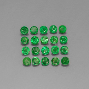 カラットの天然グリーンツァボライトガーネット（2.54 mm・ラウンドカット）