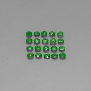 カラットの天然グリーンツァボライトガーネット（2.54 mm・ラウンドカット）