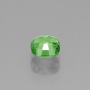 0.48カラットの天然グリーンツァボライトガーネット（4.7×4.6 mm・クッションカット）